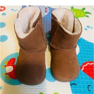 Slightly used kids Uggs